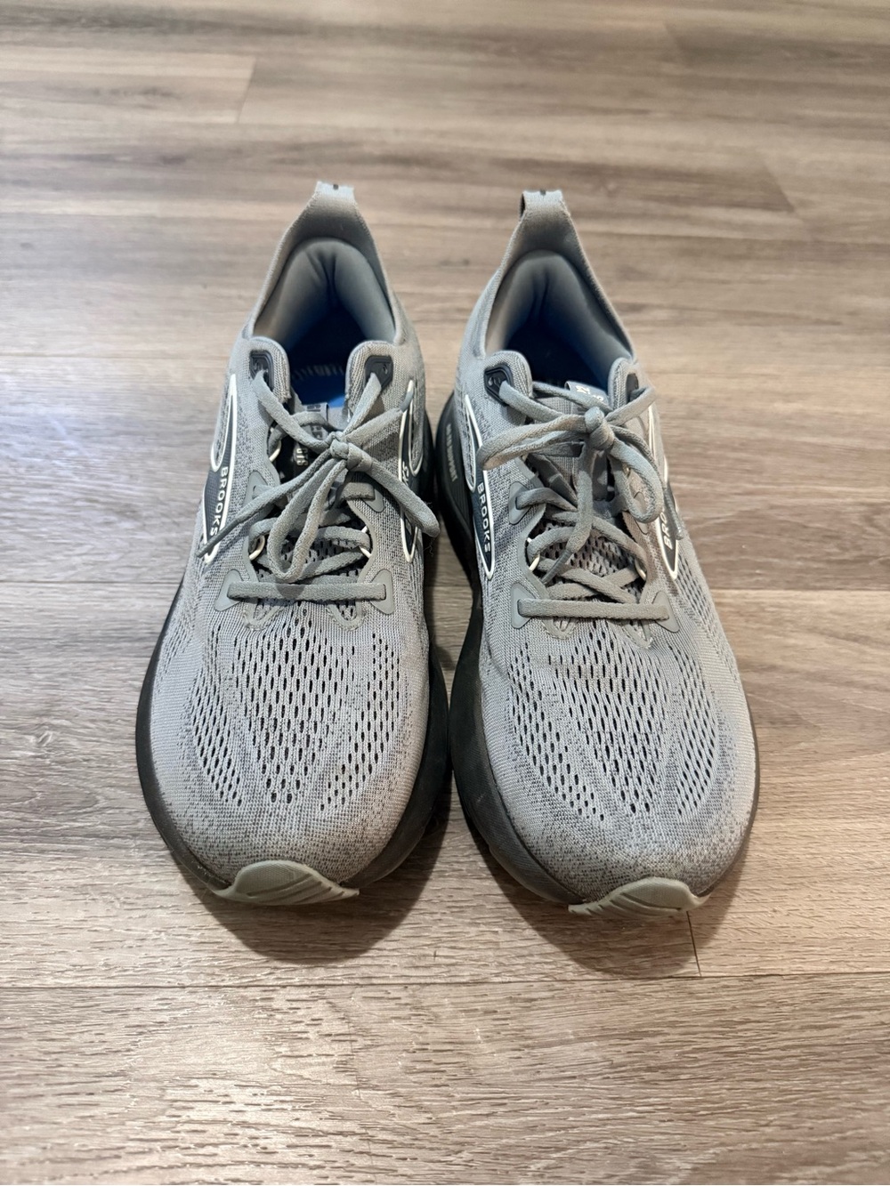 Brooks Men's Running Shoes in Light Gray and Black